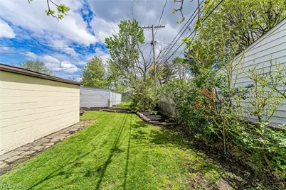 7415 Jameson Road, Parma, OH 44129 - Photo 35