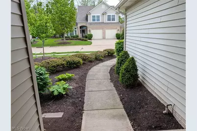 15282 Oak Hollow Lane, Strongsville, OH 44149 - Photo 3