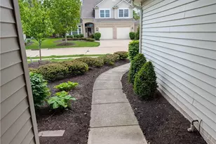 15282 Oak Hollow Ln, Strongsville, OH 44149 - Photo 3