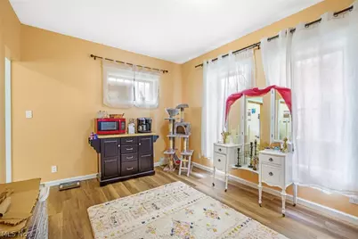 110 E Iron Avenue, Dover, OH 44622 - Photo 7