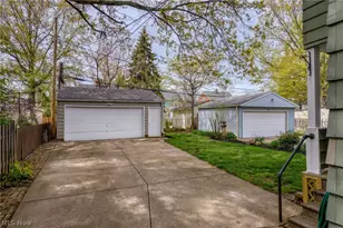 174 E 208th St, Euclid, OH 44123 - Photo 43