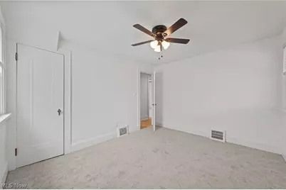 174 E 208th Street, Euclid, OH 44123 - Photo 35
