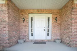 1204 Stone Crossing St NE, Canton, OH 44721 - Photo 7