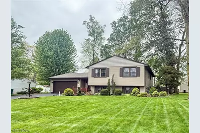 3225 Caprice Drive SW, Warren, OH 44481 - Photo 1