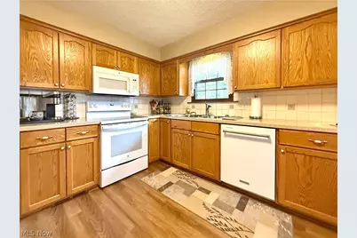 3225 Caprice Drive SW, Warren, OH 44481 - Photo 17