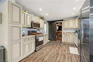 1477 E Garfield Rd, New Springfield, OH 44443 - Photo 11