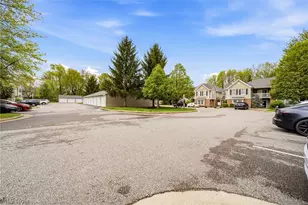3371 Lenox Village Dr, Fairlawn, OH 44333 - Photo 5