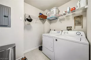 3371 Lenox Village Dr, Fairlawn, OH 44333 - Photo 21