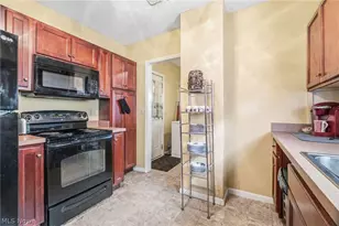 457 9th St, Elyria, OH 44035 - Photo 9