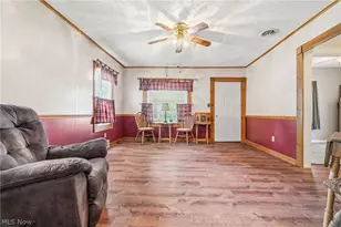 457 9th St, Elyria, OH 44035 - Photo 7