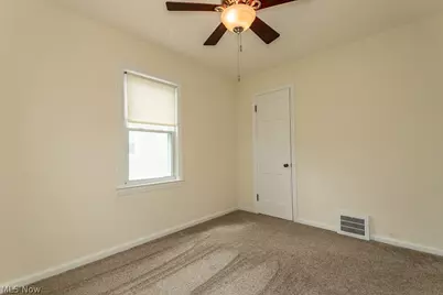 1557 Woodhurst Avenue, Mayfield Heights, OH 44124 - Photo 17