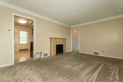 1557 Woodhurst Avenue, Mayfield Heights, OH 44124 - Photo 5