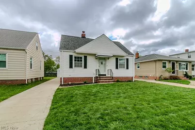 1557 Woodhurst Avenue, Mayfield Heights, OH 44124 - Photo 3