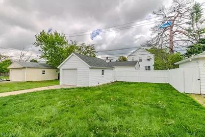1557 Woodhurst Avenue, Mayfield Heights, OH 44124 - Photo 37
