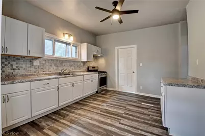 325 W Maryland Avenue, Sebring, OH 44672 - Photo 5
