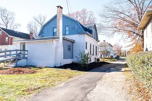 911 N Water St, Uhrichsville, OH 44683 - Photo 3