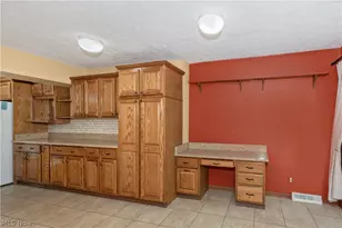 4809 Westbourne Rd, Lyndhurst, OH 44124 - Photo 15