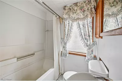 3961 S Main Street, Hubbard, OH 44425 - Photo 9