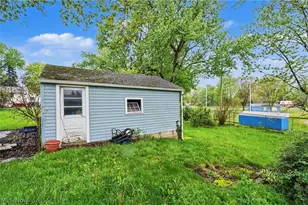 520 Sunset Dr, Hubbard, OH 44425 - Photo 19