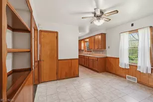 125 Meadowlane Rd, Green Hills, OH 44131 - Photo 7