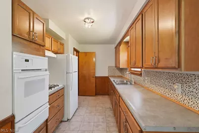125 Meadowlane Road, Green Hills, OH 44131 - Photo 9