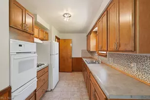 125 Meadowlane Rd, Green Hills, OH 44131 - Photo 9