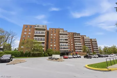 27500 Cedar Road #808, Beachwood, OH 44122 - Photo 1