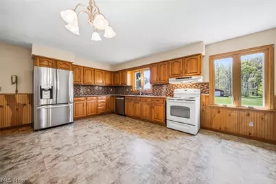 16715 Nauvoo Road, Middlefield, OH 44062 - Photo 9