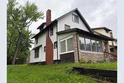 112 Burton Avenue, Akron, OH 44302 - Photo 1
