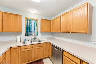 23208 Bennington Hamlet Cir, Euclid, OH 44123 - Photo 9