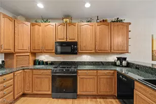 189 Ballantrae Dr, Sagamore Hills, OH 44067 - Photo 9