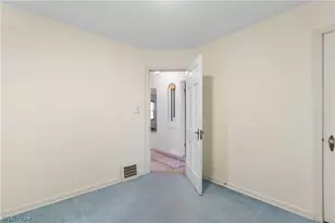 1211 Sunset Rd, Mayfield Heights, OH 44124 - Photo 19