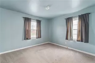1211 Sunset Rd, Mayfield Heights, OH 44124 - Photo 15