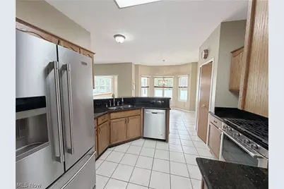 921 Lockwood Road, Barberton, OH 44203 - Photo 11
