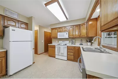 8714 Billendon Circle NW, North Canton, OH 44720 - Photo 13