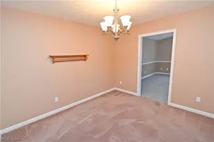 5618 London Dr, Austintown, OH 44515 - Photo 9