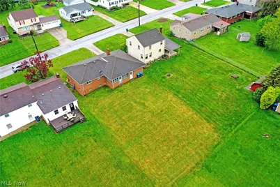 499 W Harvey Street, Struthers, OH 44471 - Photo 5