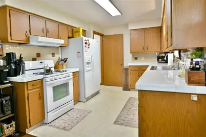 499 W Harvey Street, Struthers, OH 44471 - Photo 7