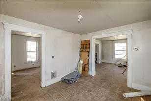 1107 W 2nd St, Lorain, OH 44052 - Photo 41