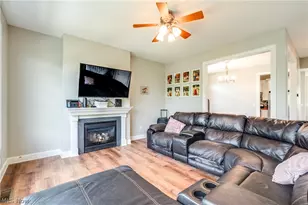 2750 Himelrigh Blvd, Barberton, OH 44203 - Photo 15