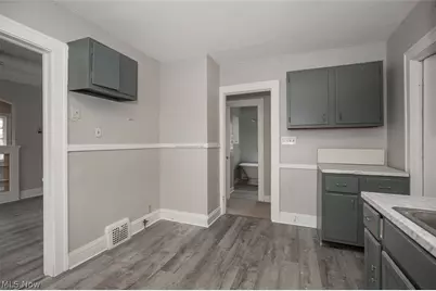 12008 Craven Avenue, Loveland, OH 44105 - Photo 9