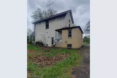 17 Oak Park, Youngstown, OH 44505 - Photo 1