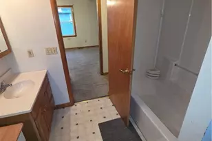 908 Cornell St, Youngstown, OH 44502 - Photo 7