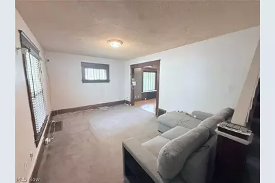 2132 10th Street SW, Akron, OH 44314 - Photo 9