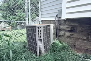 2132 10th St SW, Akron, OH 44314 - Photo 5