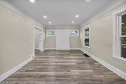1168 N Lockwood Avenue, East Cleveland, OH 44112 - Photo 5