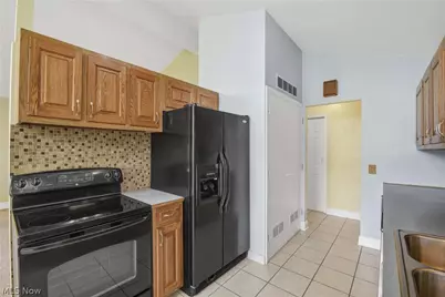 490 Abbyshire Drive, Berea, OH 44017 - Photo 3