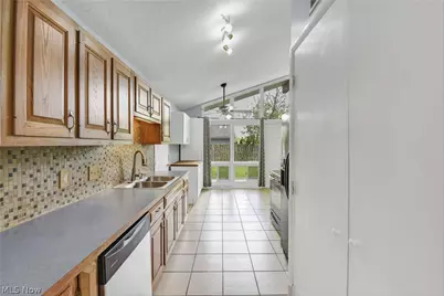 490 Abbyshire Drive, Berea, OH 44017 - Photo 5