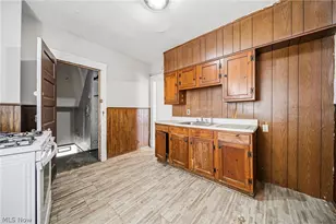 13504 Ashburton Ave, Loveland, OH 44110 - Photo 9