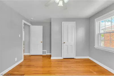 5440 Hollywood Avenue, Maple Heights, OH 44137 - Photo 11